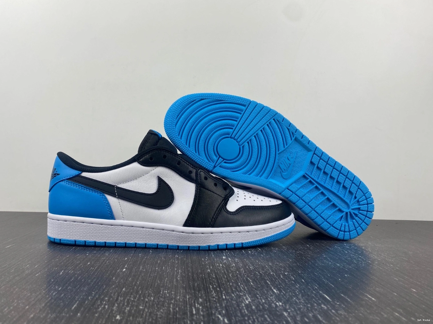 Retro - CZ0790-104 1 Low OG UNC Jordan 0424